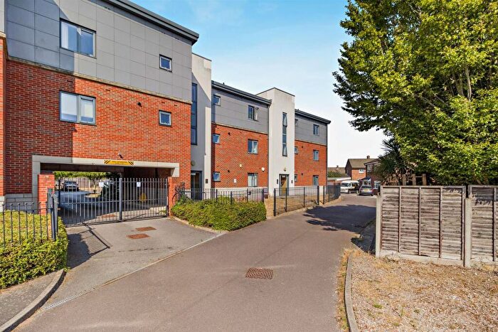 2 Bedroom Apartment For Sale In Brooke Court, Auckley, Doncaster, DN9