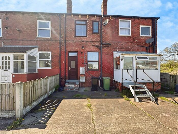 3 Bedroom Terraced House For Sale In Leeds Road, Castleford, WF10