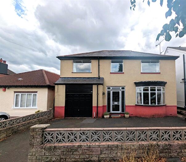 4 Bedroom Detached House For Sale In Fairfield Road, Halesowen, B63