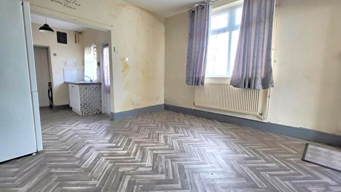 3 Bedroom End Of Terrace House For Sale In Wellington Street, Peterborough, PE1