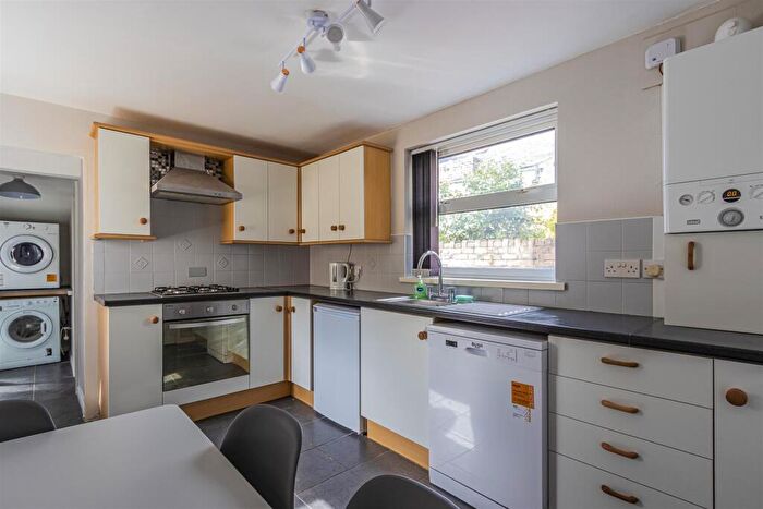 1 Bedroom Flat To Rent In Tyn-Y-Coed Place, Roath, CF24