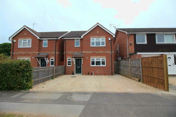 3 Bedroom Detached House To Rent In Riley Road, Tilehurst, Reading, RG30