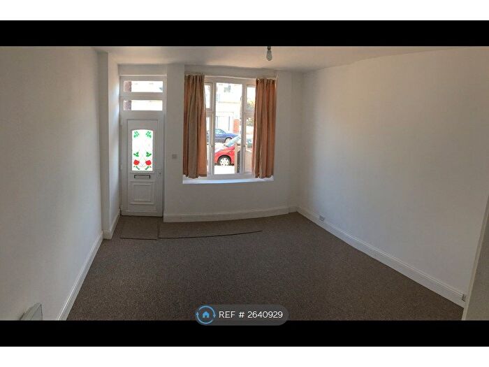 2 Bedroom Flat To Rent In Station Road, Portslade, BN41