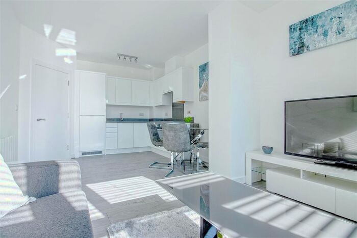 1 Bedroom Flat To Rent In School Road, Hove, BN3