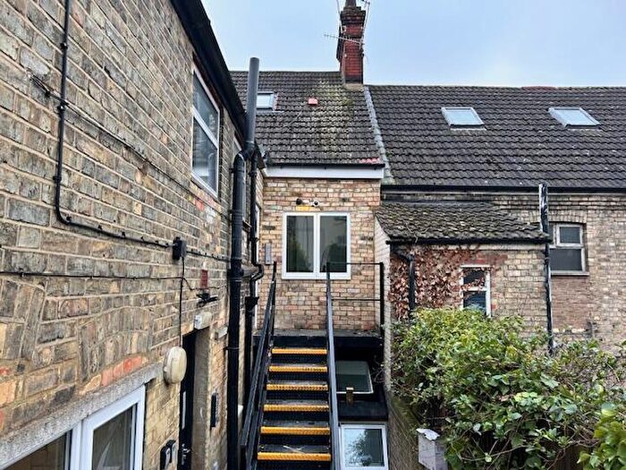 Studio To Rent In Hillside Road, Chatham, ME4