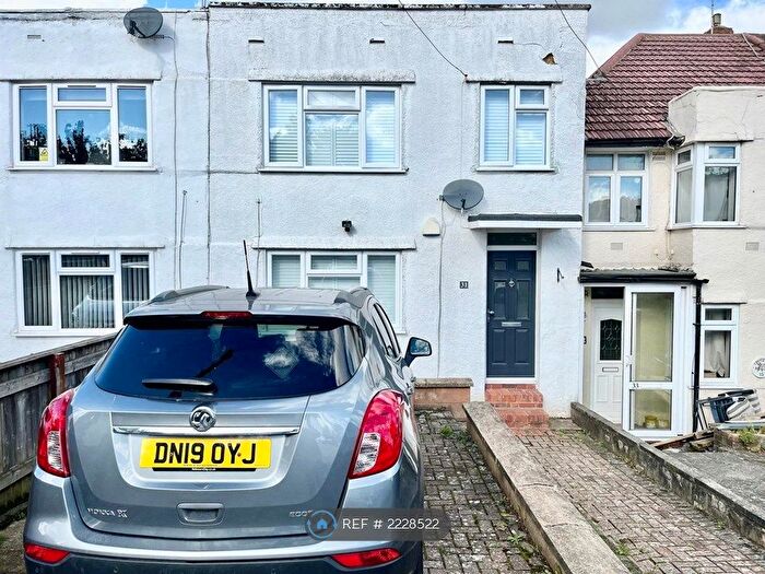 3 Bedroom Terraced House To Rent In Sundale Avenue, South Croydon, CR2