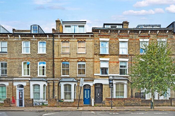 2 Bedroom Flat For Sale In Moray Road, London, N4