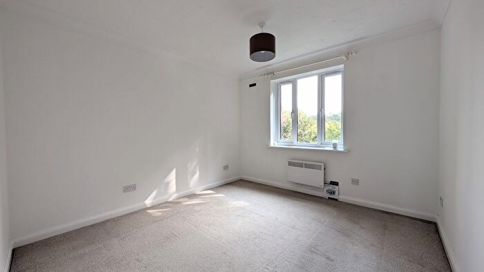 1 Bedroom Flat To Rent In Leveret Close, Watford, WD25