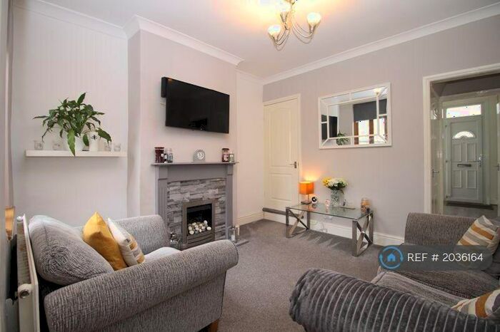 2 Bedroom Terraced House To Rent In New Park Road, Leicester, LE2