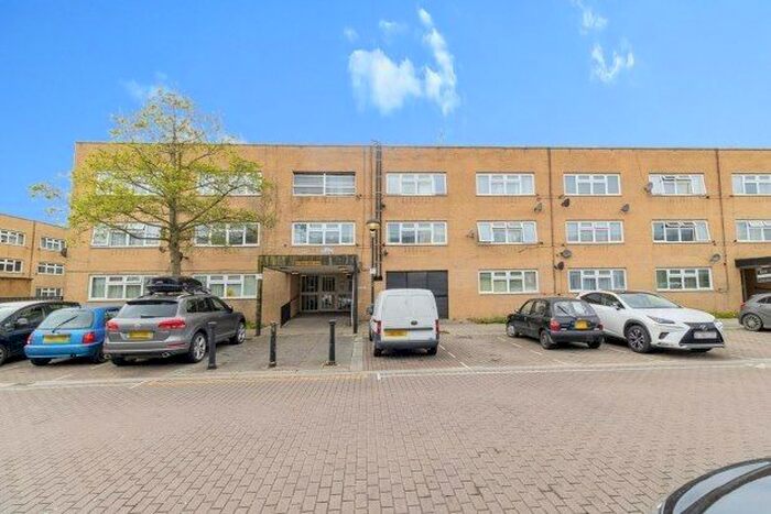 Studio To Rent In North Tenth Street, Milton Keynes, MK9