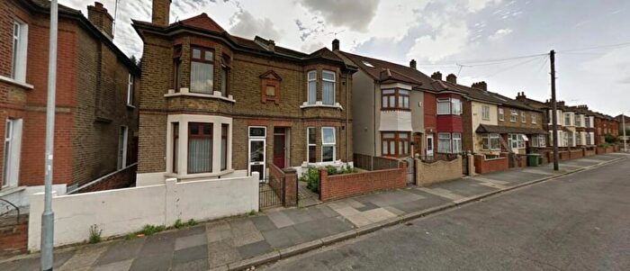 2 Bedroom Apartment To Rent In Saint Antony's Road, London, E7