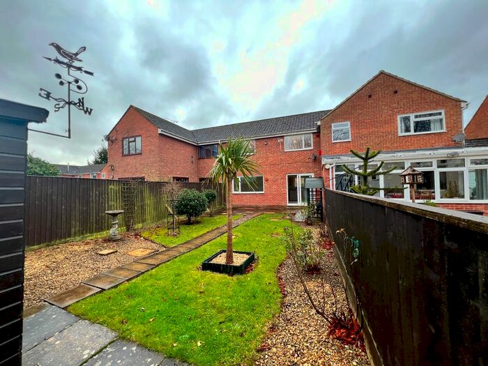 2 Bedroom Terraced House To Rent In Queens Road, Carterton, OX18