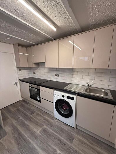 2 Bedroom House To Rent In Snowdon Road, Bristol, BS16