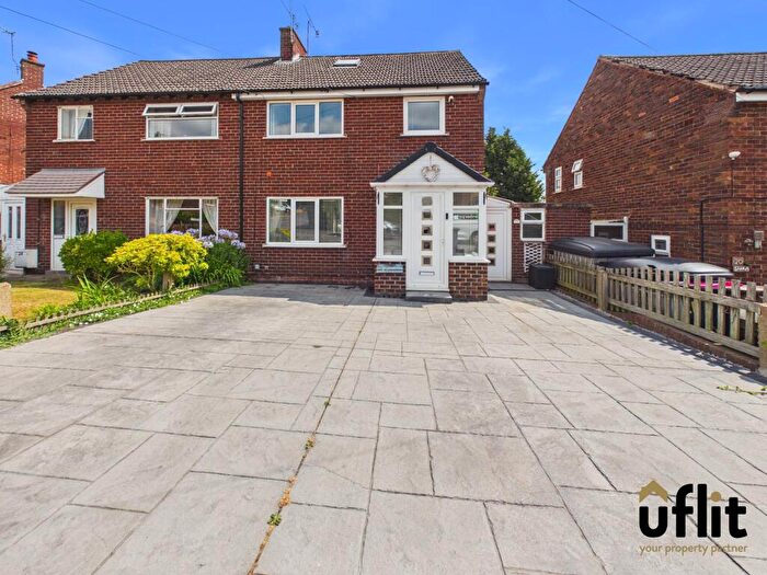 3 Bedroom Semi-Detached House For Sale In Dewhill Avenue, Whiston, Rotherham, S60
