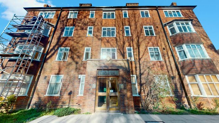 3 Bedroom Flat To Rent In Haslemere Road, Crouch End, London N8