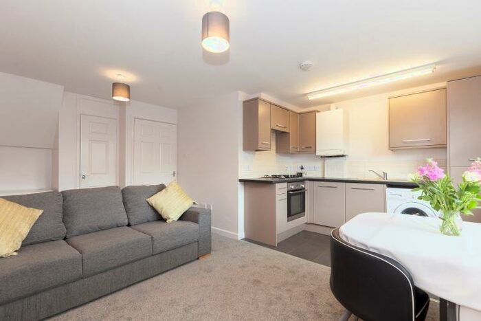 1 Bedroom Apartment To Rent In Hollow Way, Cowley, OX4