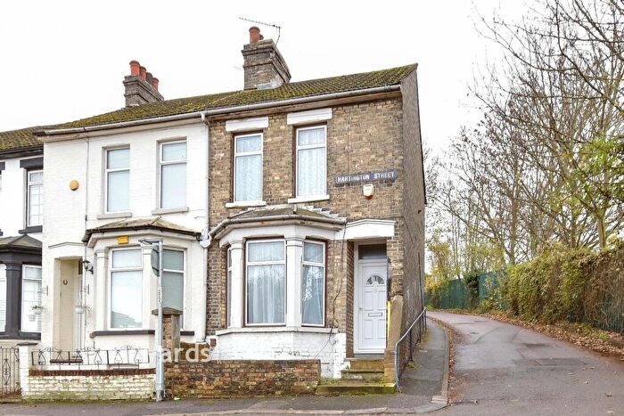 3 Bedroom End Of Terrace House For Sale In Hartington Street, Chatham, Kent, ME4