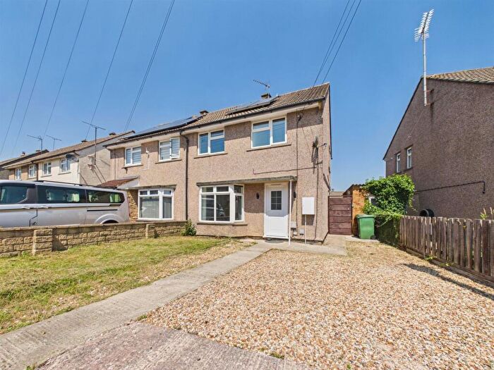 3 Bedroom Semi-Detached House For Sale In Manor Road, Chippenham, SN14