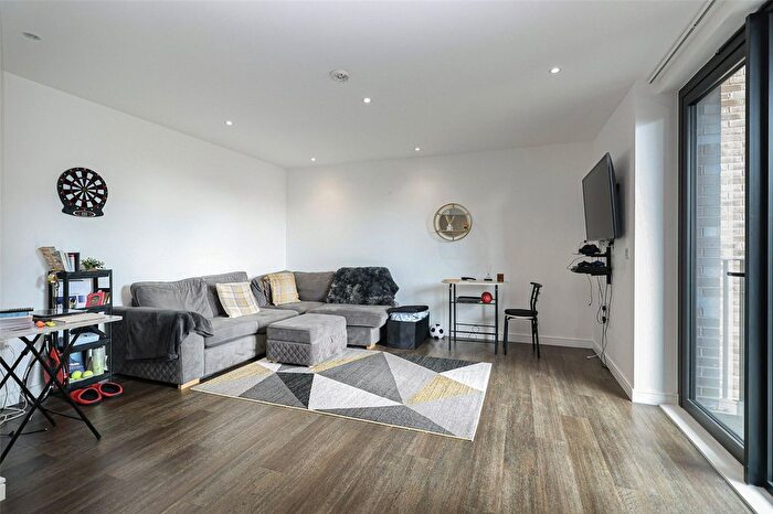 1 Bedroom Flat For Sale In Woolwich High Street, Woolwich, SE18