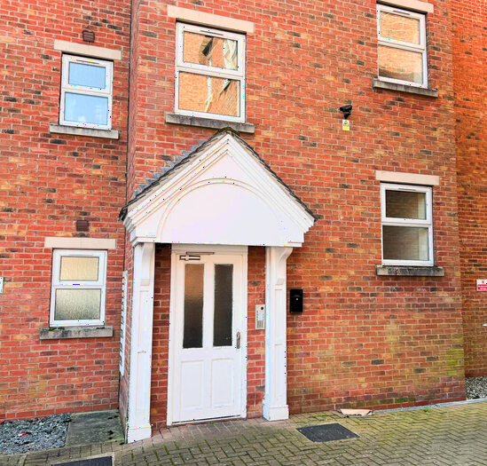 2 Bedroom Flat To Rent In Willow Tree Close, Lincoln, LN5