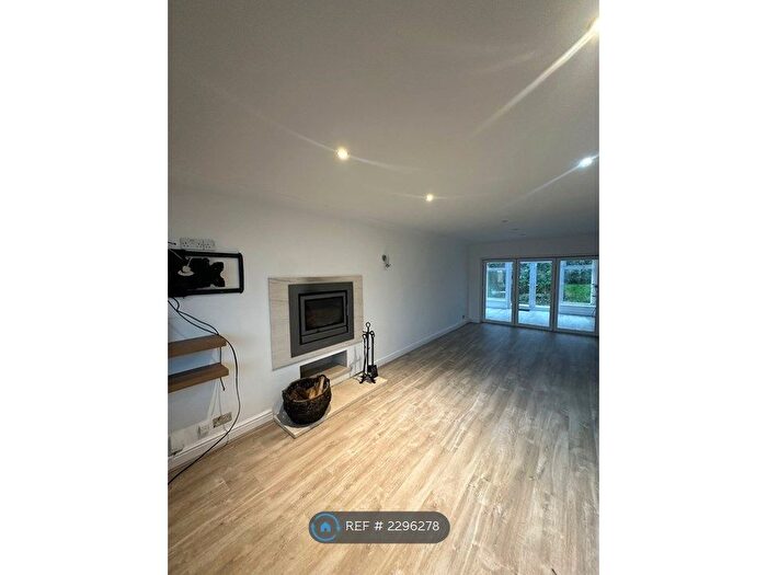 5 Bedroom Semi-Detached House To Rent In Radcliffe Avenue, Chaddesden, Derby, DE21