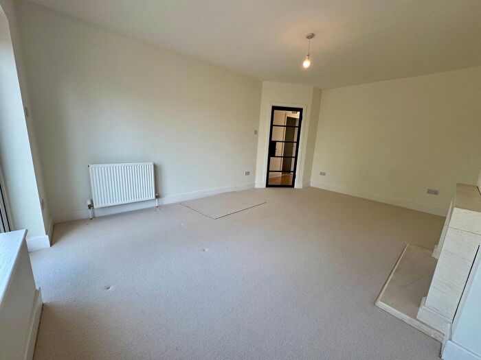 2 Bedroom Bungalow To Rent In Thirlmere Road, Wigston, LE18