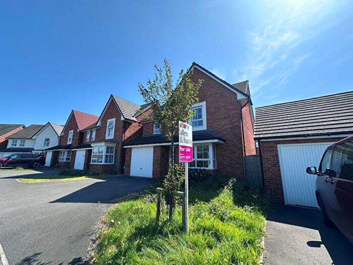 4 Bedroom Detached House For Sale In Wedmore Drive, Westbury, BA13