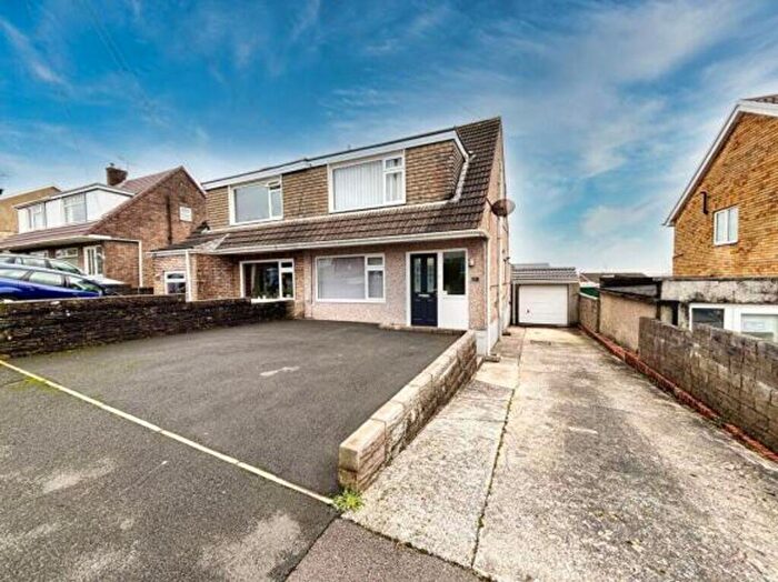 3 Bedroom Semi-Detached House For Sale In Westminster Way, Bridgend, CF31