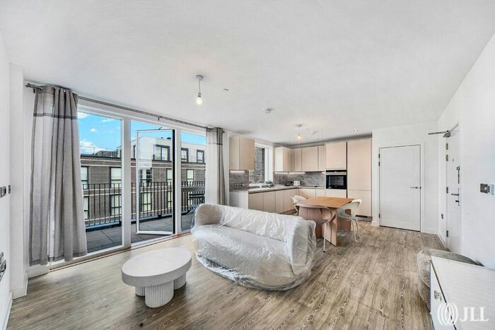 2 Bedroom Flat To Rent In Madison Way, London, E20