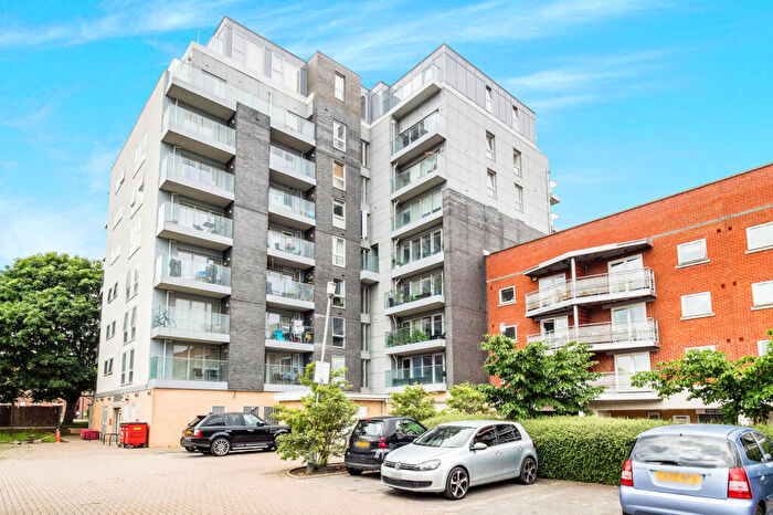 2 Bedroom Apartment To Rent In Theatro Tower, Creek Road, London, SE8