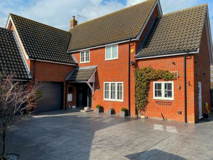 6 Bedroom Detached House For Sale In Mendlesham Green, Stowmarket, IP14