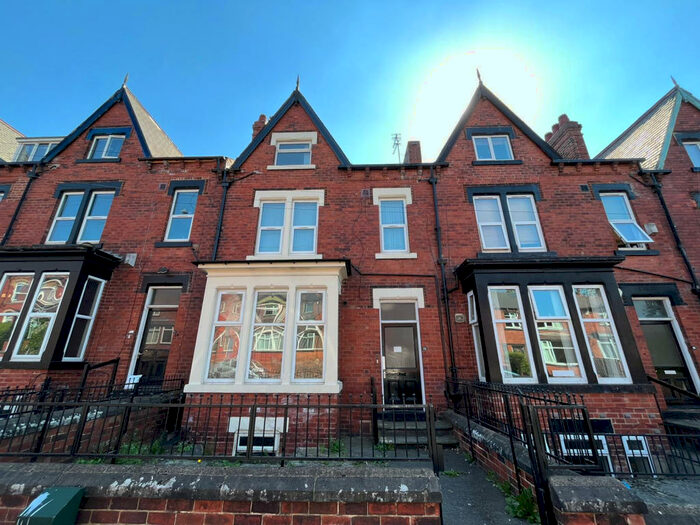 Studio To Rent In Manor Terrace, Leeds, West Yorkshire, LS6