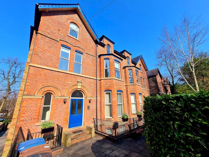 2 Bedroom Flat To Rent In The Chenies, - St Pauls Road, Salford, M7