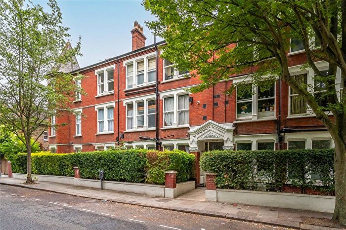 3 Bedroom Flat For Sale In Cambridge Road, East Twickenham, TW1