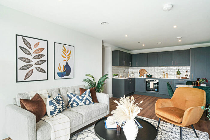 2 Bedroom Apartment To Rent In Carter House, SL6