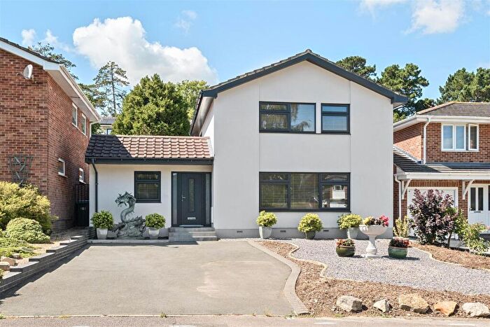 4 Bedroom Detached House For Sale In Pitchpond Road, Warsash, SO31