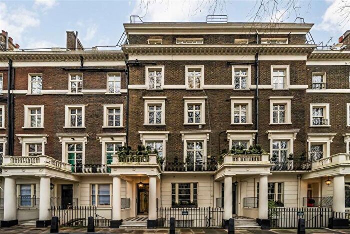 3 Bedroom Flat To Rent In Sussex Gardens, London, W2