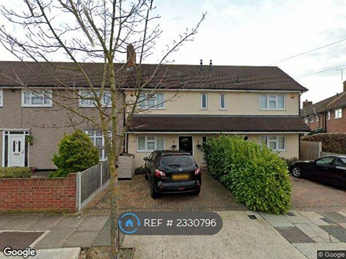 3 Bedroom Terraced House To Rent In Rodney Way, Romford, RM7