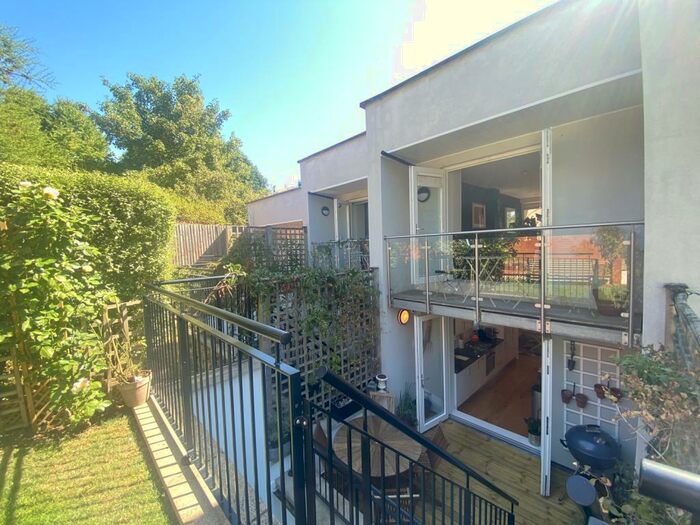 2 Bedroom House To Rent In Devonshire Road, Forest Hill, London, SE23