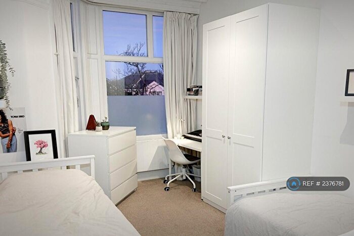 2 Bedroom Flat To Rent In Creighton Avenue, London, N10