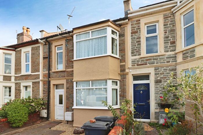 2 Bedroom Flat For Sale In Ridgeway Road, Bristol, BS16