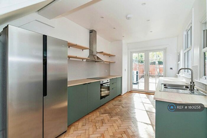 3 Bedroom Terraced House To Rent In Steel Road, London, N17