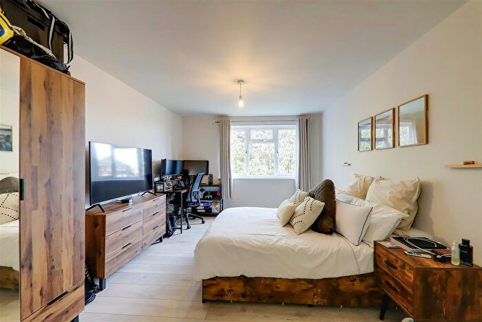 1 Bedroom Flat For Sale In Ashington Court, Broadwater Street East Broadwater, Worthing, BN14