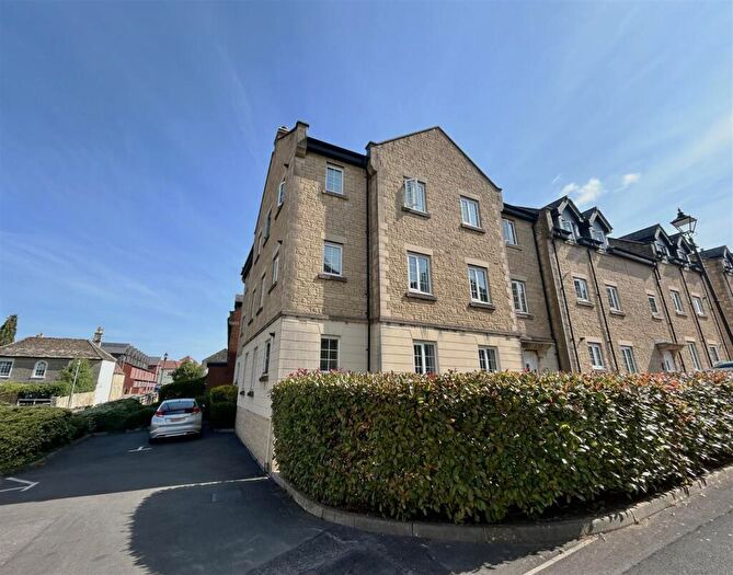 2 Bedroom Flat For Sale In Louise Rayner Place, Chippenham, SN15