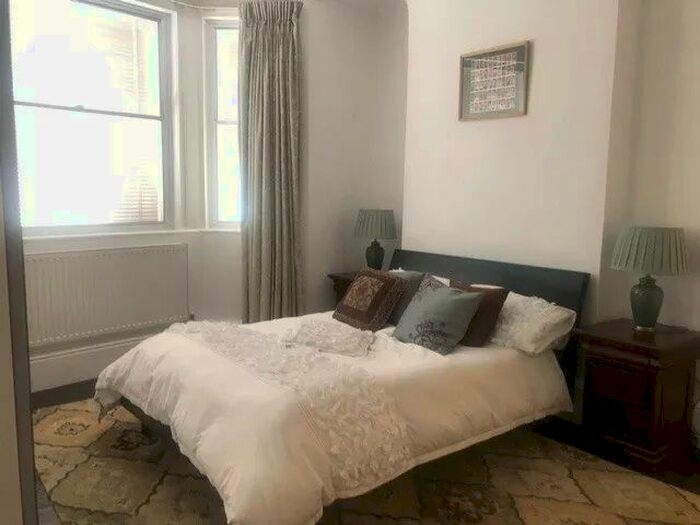 3 Bedroom Detached House To Rent In Purley Rise, Purley, CR8