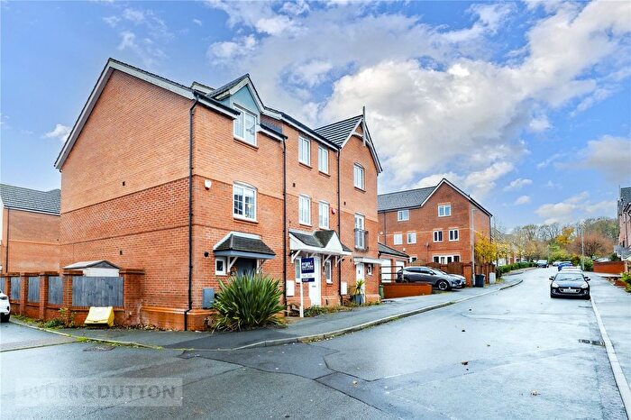 3 Bedroom End Of Terrace House For Sale In Blackthorn Drive, Lindley, Huddersfield, HD3