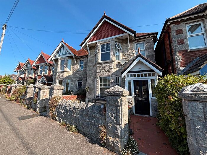 4 Bedroom Detached House For Sale In Kings Road West, Swanage, BH19