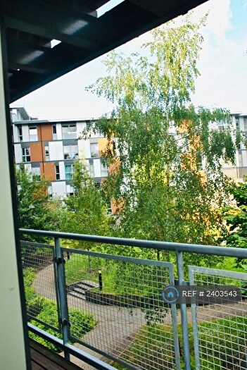 2 Bedroom Flat To Rent In Commonwealth Drive, Crawley, RH10