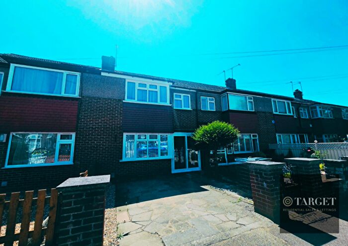 3 Bedroom Terraced House To Rent In Trinity Lane, Waltham Cross, EN8