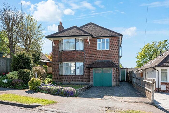 4 Bedroom Detached House For Sale In Greenhayes Avenue, Banstead, SM7